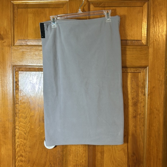 Lululemon Vinyasa Snap Fleece Scarf Light Gray/Black OS-NWT Super soft - Picture 3 of 5